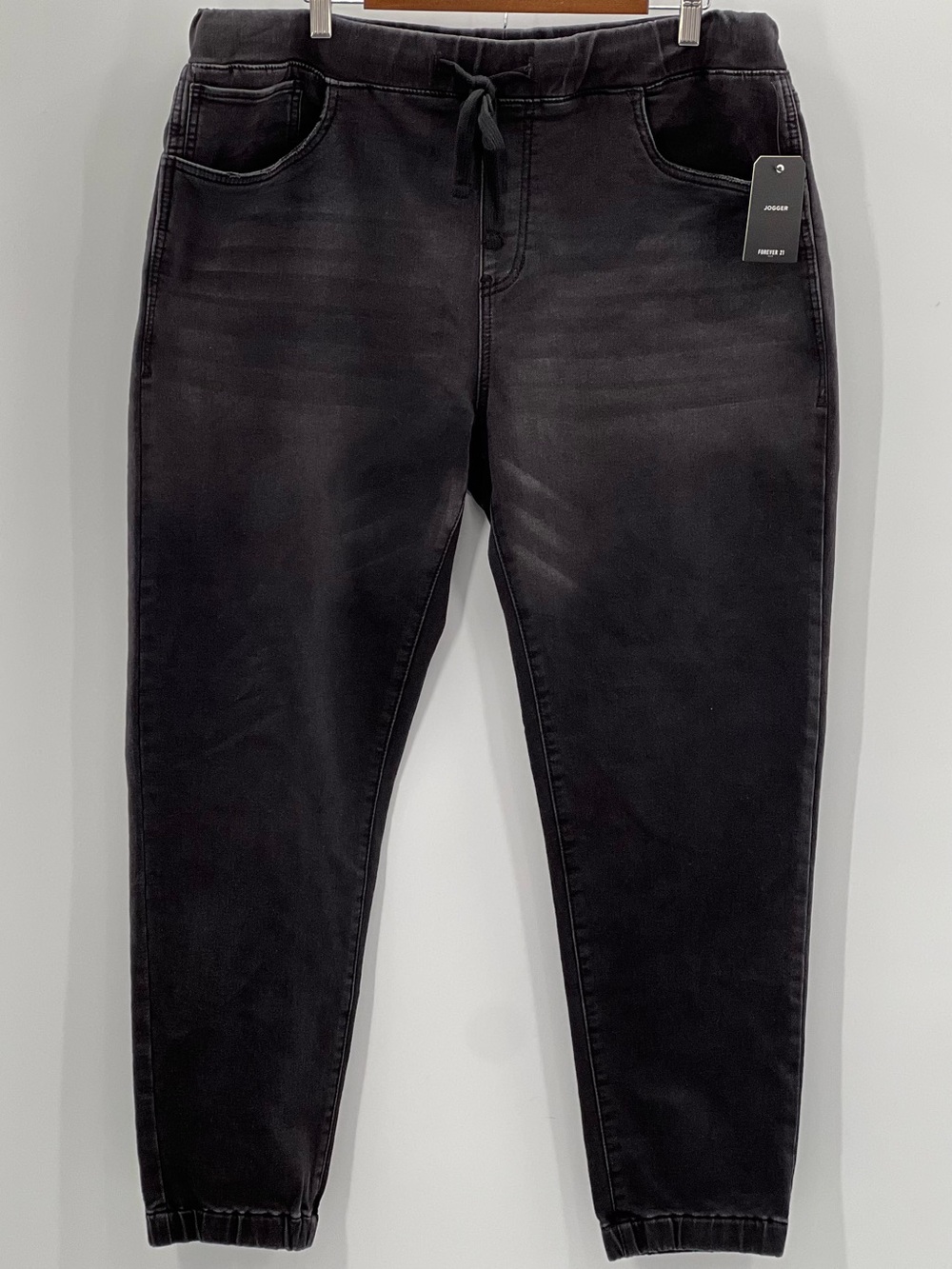 J122 Forever 21 Jogger Black Pants Size 2XL NWT